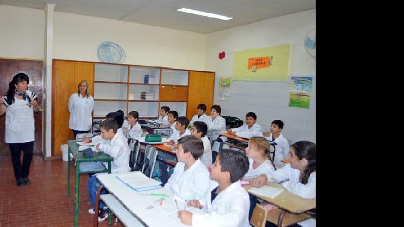 Docentes de la FEB rechazaron la oferta del Gobierno y paran 72 horas