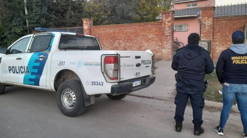Secuestraron drogas, un arma y gran cantidad de dinero en allanamiento en la ciudad de Colón