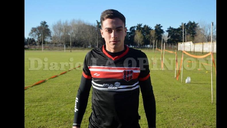 El delantero Gino Crovella es la primera desvinculación del plantel de Douglas
