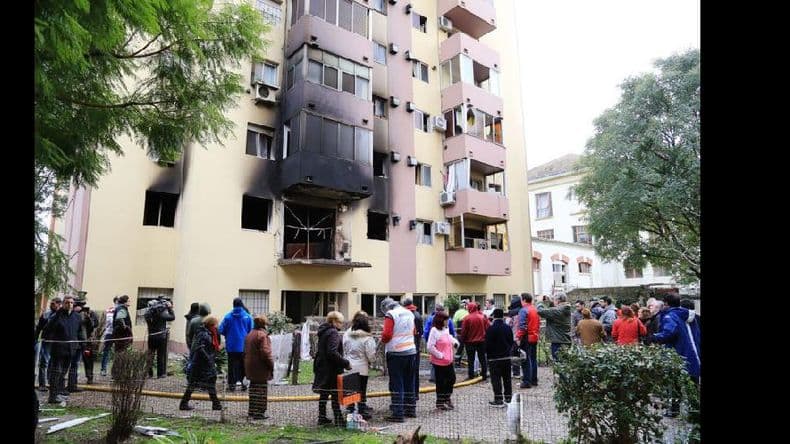 Explosión e incendio en una torre del Bajo Flores