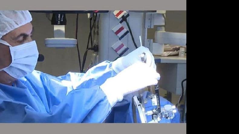 El pergaminense Carlos Ciraolo realiza una innovadora cirugía para personas con epilepsia