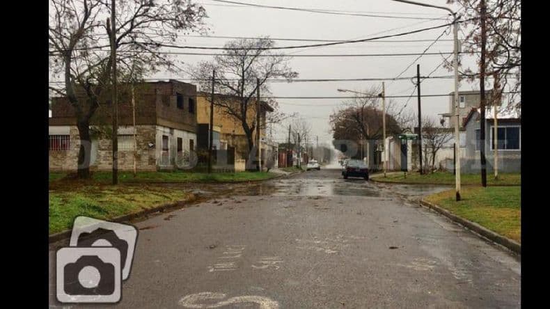 Madrugada violenta: un policía herido y un joven recibió una puñalada