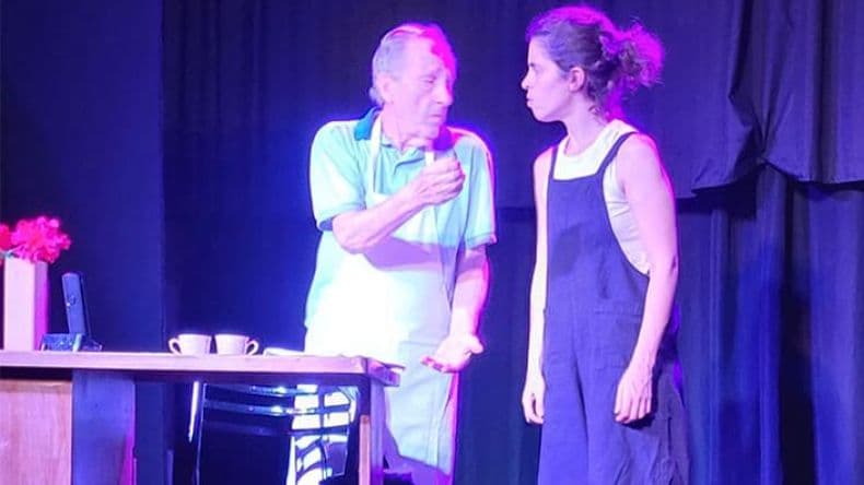 La temporada teatral en HabemusTheatrum comenzará con "Un ataúd para dos"