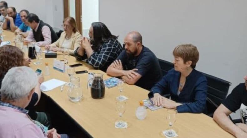 Provincia recibió a los docentes: se escucharon demandas, pero no hubo oferta salarial formal