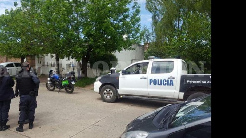 Una joven policía recibió un disparo en una mano durante un asalto