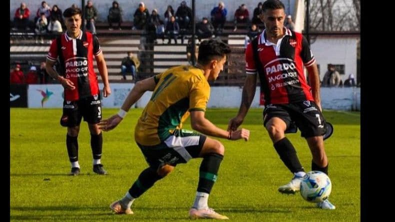 Douglas trabaja de cara al partido con Defensores de Pronunciamiento