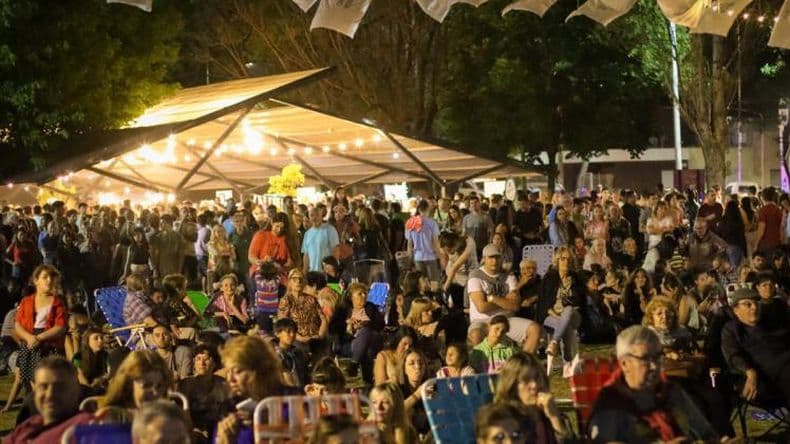 Multitudinaria celebración por el cumple de Pergamino