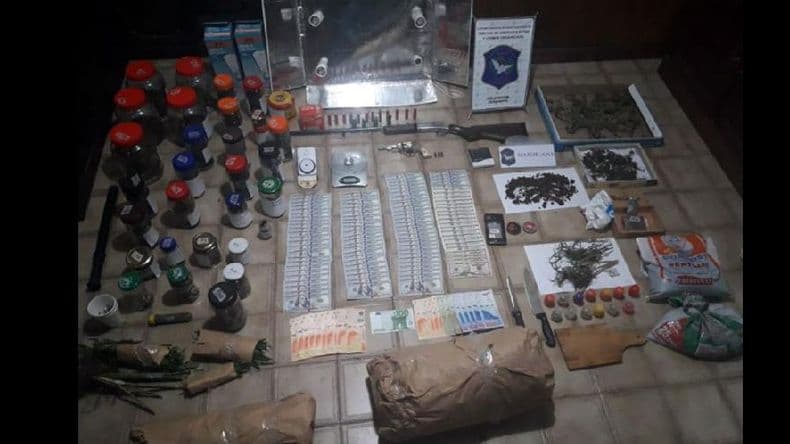 Secuestraron una plantación de marihuana y armas de fuego