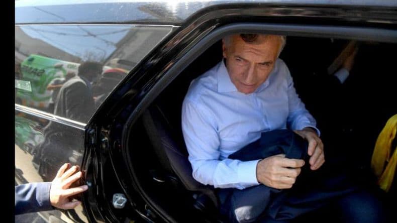 Procesaron a Macri y le prohibieron salir del país