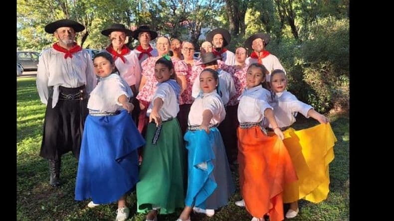 Realizan este domingo un festival folklórico por el 25 de Mayo