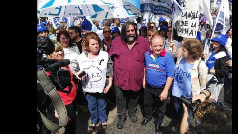 Paro docente: para el Gobierno la adhesión fue del 43%, para los gremios del 90%