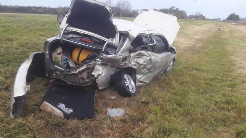Un choque entre auto y un utilitario en la ruta Nº 32 dejó una joven mujer herida