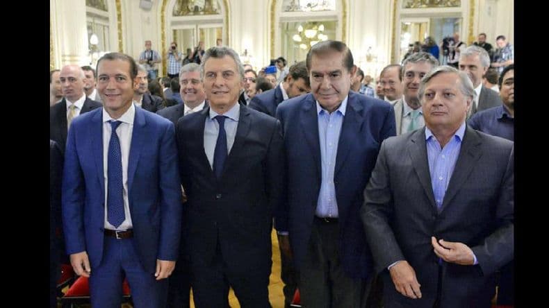 Macri pidió que el acuerdo laboral sobre Vaca Muerta se replique en otros sectores