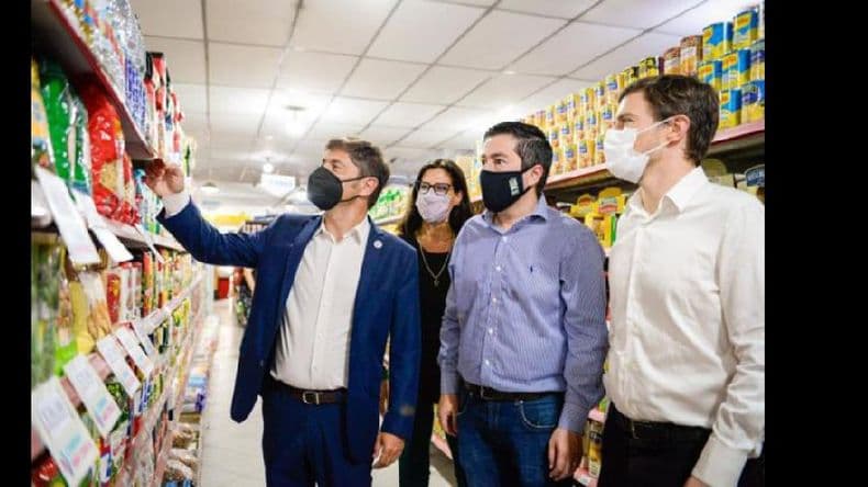 Kicillof lanzó el plan “Comprá más cerca” y criticó a los supermercados