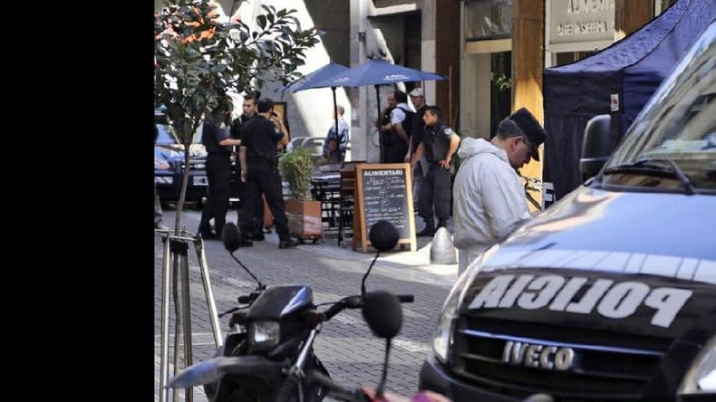 En pleno microcentro, un abogado disparó por un robo y mató a un transeúnte