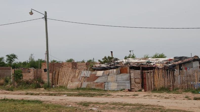 Golpeó a su mujer e hija y las amenazó con prenderlas fuego