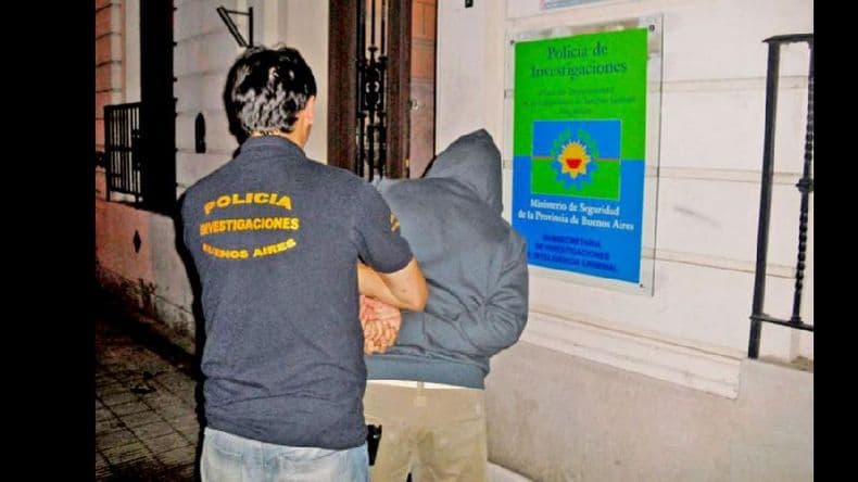 Detuvieron a un hombre acusado de abusar durante años de su hijastra adolescente