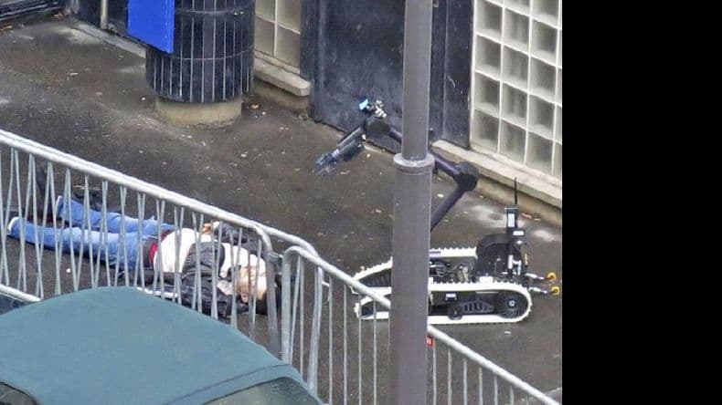 La policía mató a un hombre que trató de atacar una comisaría en París