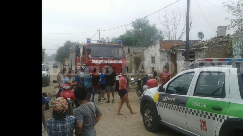 Importantes pérdidas por un incendio en una casa del barrio Villa San José