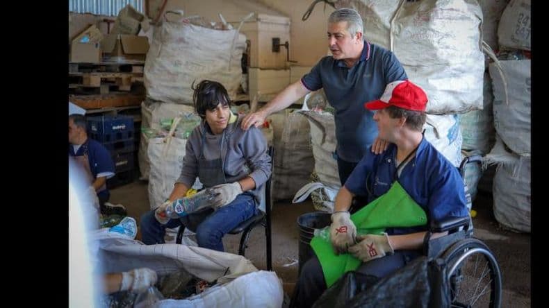 Javier Martínez recorrió el Taller Protegido