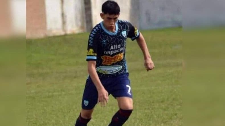 Muestras de profundo pesar por el fallecimiento de un joven futbolista en un siniestro en moto