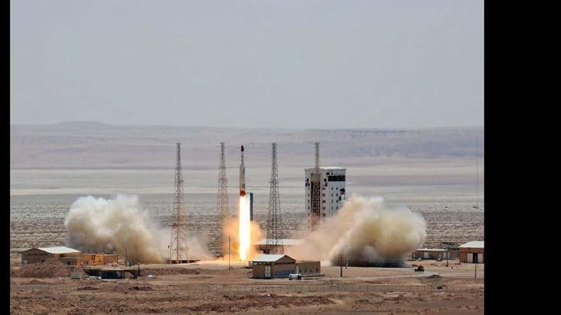 Irán probó con “éxito” un lanzador de satélites