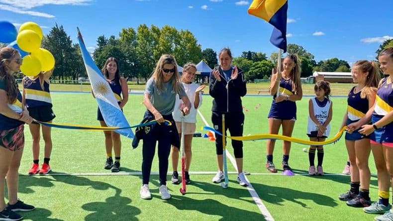 En una inolvidable jornada, Gimnasia inauguró su cancha de hockey de césped sintético