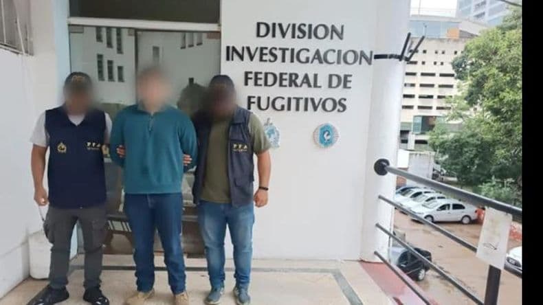 Un asesino ecuatoriano tenía una alerta roja de Interpol y trabajaba como vendedor ambulante en Retiro