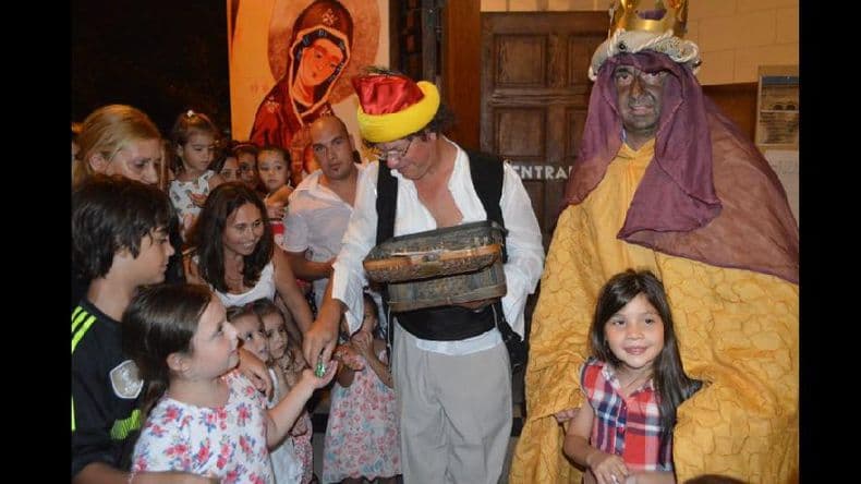 Los niños esperan el miércoles la llegada de los Reyes Magos