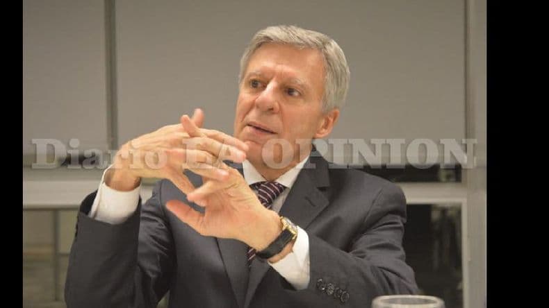 Daniel López Rosetti en Pergamino: “No se es feliz espontáneamente”