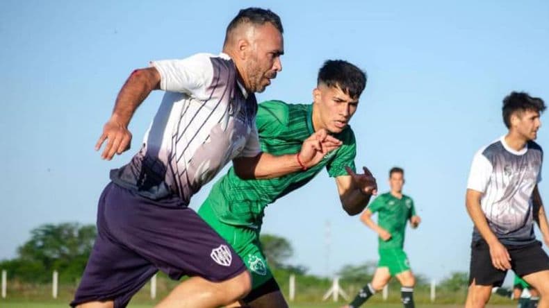 "El Popi" Quiroga vuelve a ponerse los botines y es refuerzo de El Linqueño