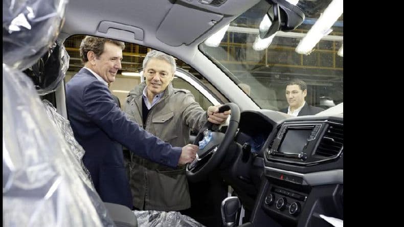 Cabrera recorrió la planta automotriz de Volkswagen y ponderó las inversiones