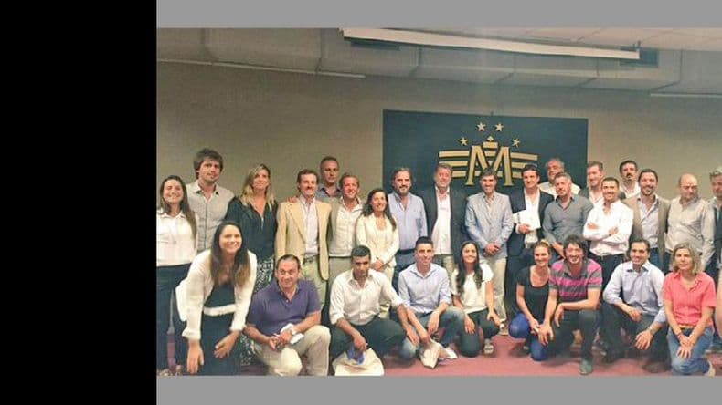 Elustondo atribuyó la caída en el turismo “al desatino de políticas en el último año”