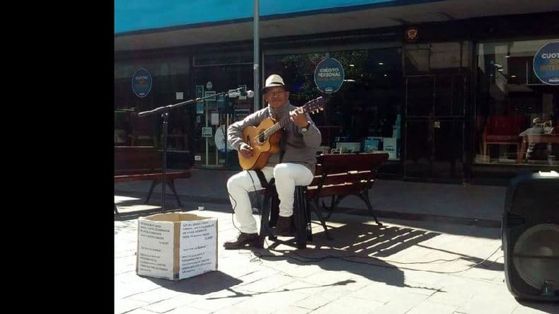 El “Mono” Poblete estrenó su equipo de audio mientras aguarda volver a su casa