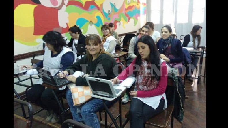 Clickeados acompaña a los docentes en el aula