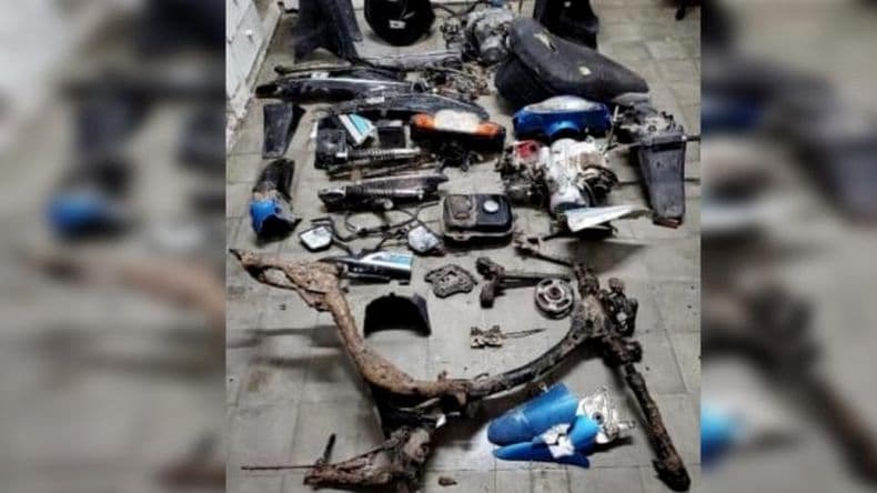 Amplio despliegue policial para desbaratar un reducidor de motos robadas
