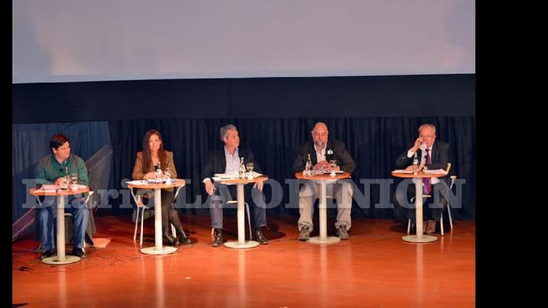 Los cinco candidatos a intendente se cruzaron ayer en el último debate que hoy será emitido por Canal 4