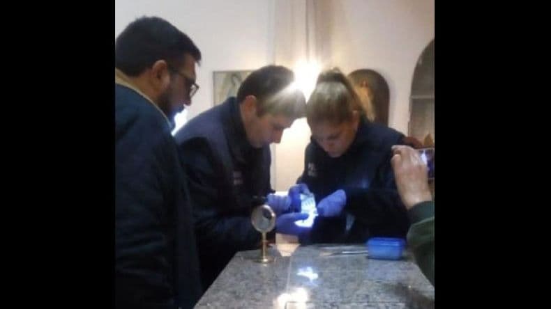 Profanación en la Capilla de Urquiza: apareció el copón robado pero no las hostias