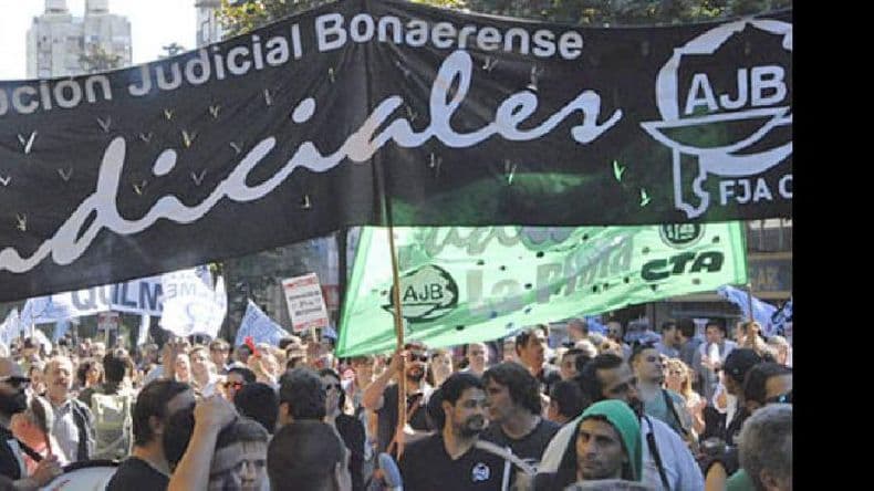 Los judiciales de la provincia realizan hoy un paro en todos los departamentos