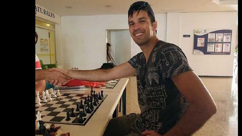 Un pergaminense ganó de forma invicta un torneo internacional de ajedrez virtual