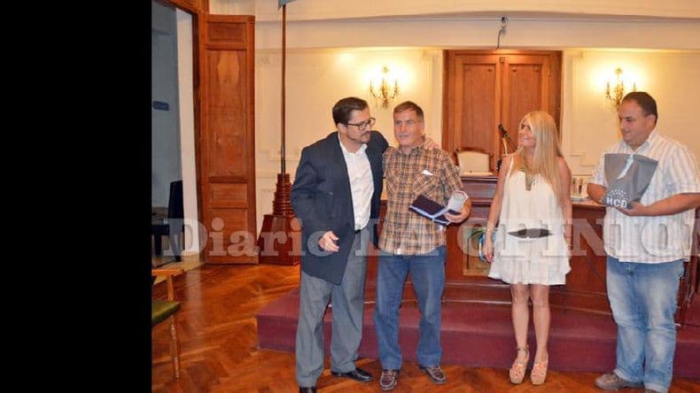 El Concejo Deliberante reconoció a Mario Batalla en una emotiva ceremonia
