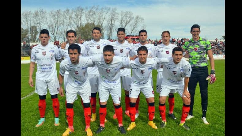 Douglas viaja hoy a Puerto Madryn con la formación titular confirmada