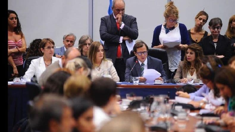 Continuó ayer el debate en Diputados por el aborto