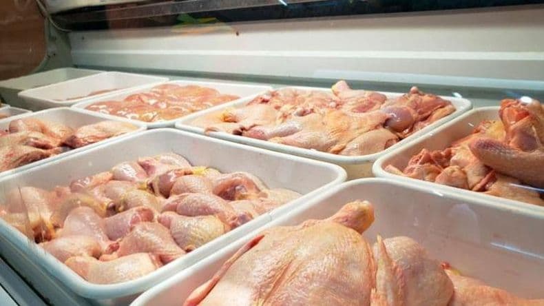 La suba de la carne aviar fue determinante en la inflación de la canasta alimentaria local