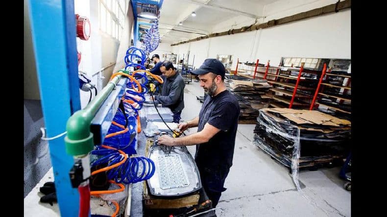 El Gobierno lanza un programa de asistencia para empresas y trabajadores