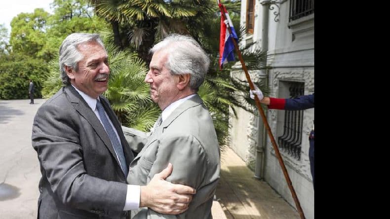 Fernández en Uruguay: se reunió con Tabaré Vásquez y con Daniel Martínez
