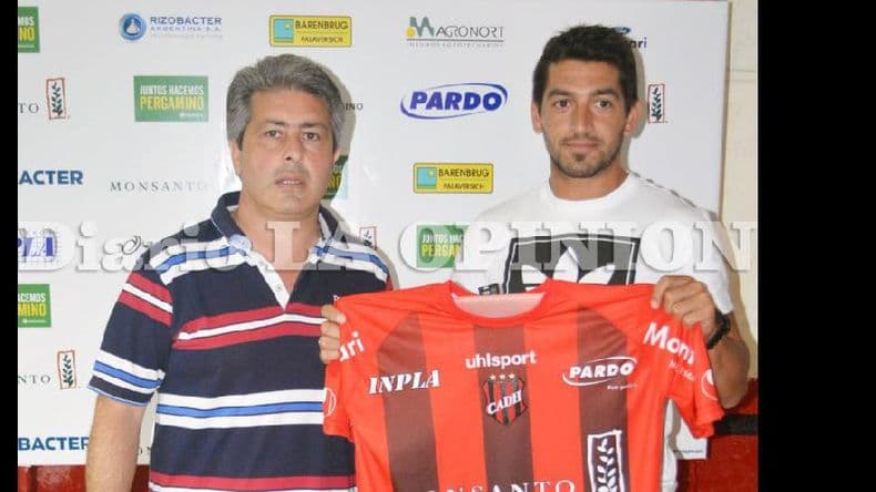 Damián Canuto llegó ayer a Pergamino, firmó el contrato y es refuerzo del rojinegro