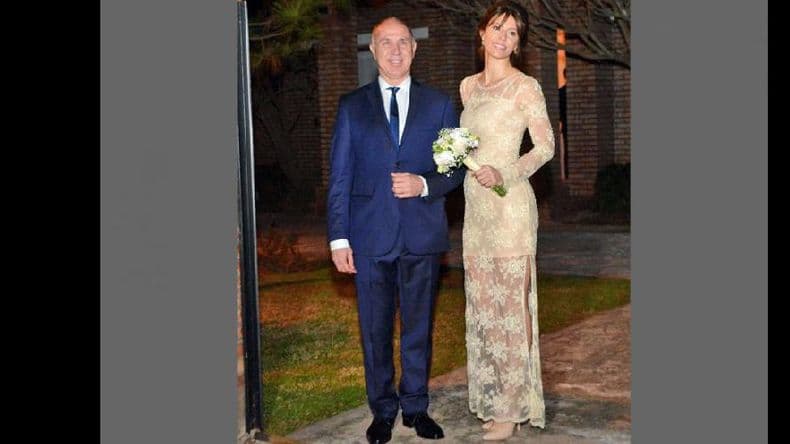En un clima de austeridad, tranquilidad y discreción, Lorenzetti se casó en Rafaela