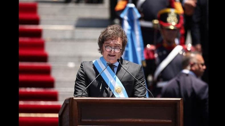 Oficial: el Gobierno de Milei intervendrá en el salario mínimo