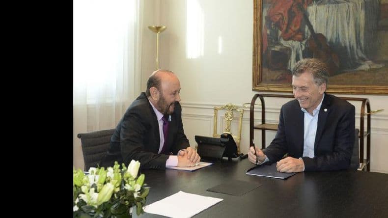 Macri recibió a Insfrán en la Rosada y prepara una cumbre de gobernadores